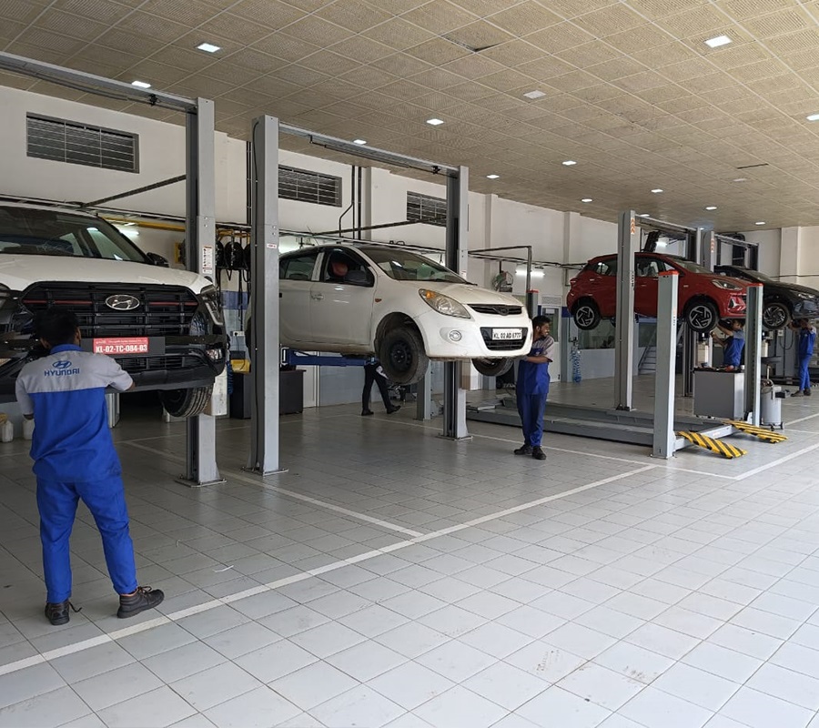 Expert Methods for Cleaning Cloudy Car Headlights